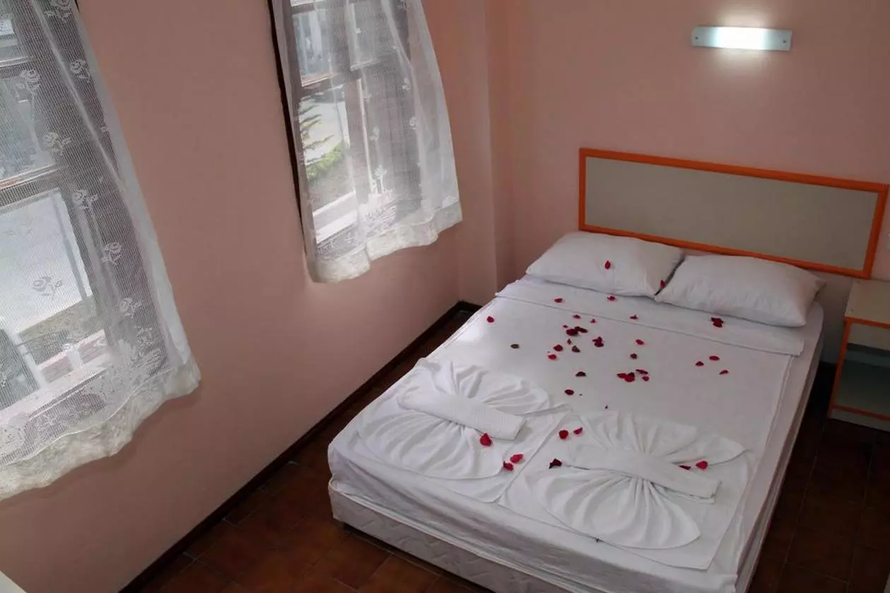 IDYROS_SHABAVIZPARVAZ (8).jpg